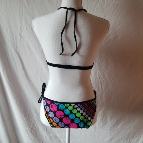 Bikini - Picture 2 of 3